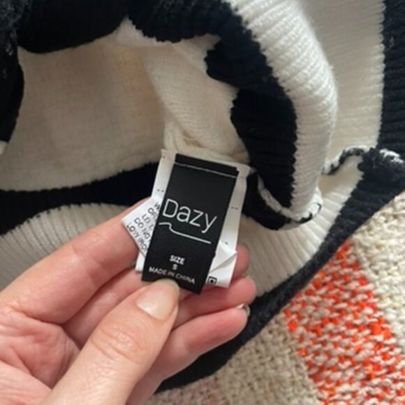 Contrast Boucle Cardigan Off White and Black - Picture 4 of 8